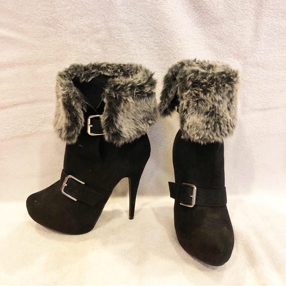 Black heeled boots - Picture 2 of 2